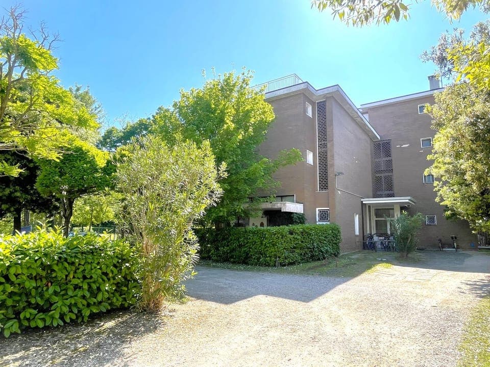 Property building, Spring, Day, Summer, Garden