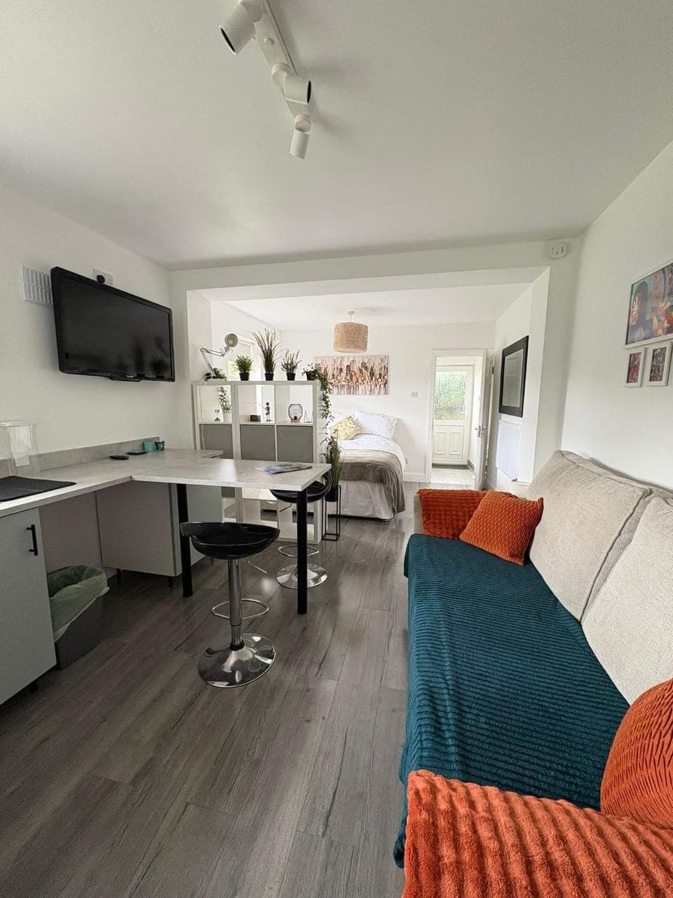 Photo of the whole room