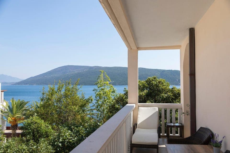 Natural landscape, View (from property/room), Balcony/Terrace, Mountain view, Sea view