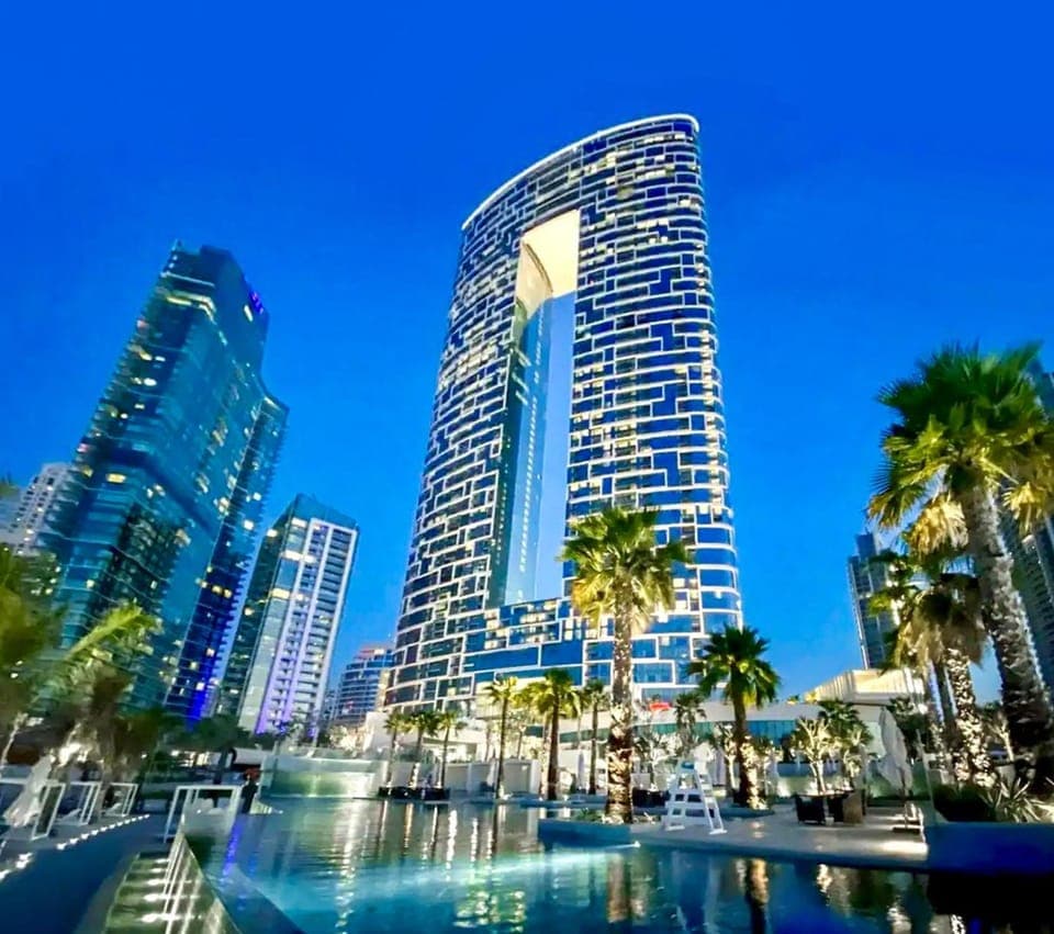 Property building, Night, Location