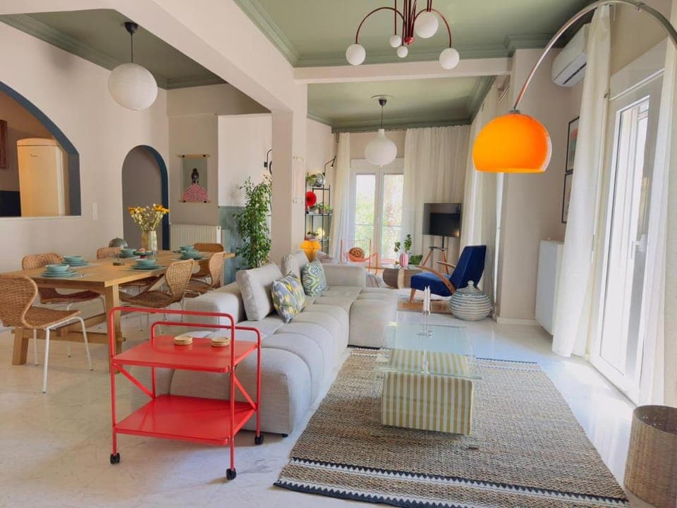 Living room, Seating area, Dining area