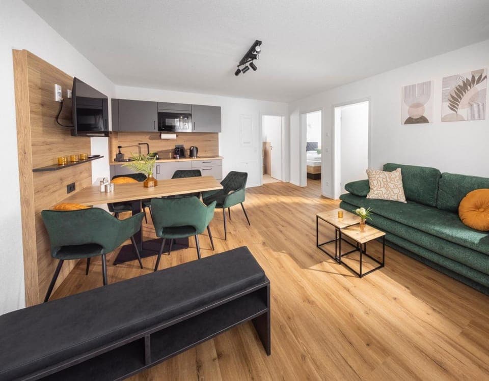 TV and multimedia, Kitchen or kitchenette, Living room, Seating area, Dining area