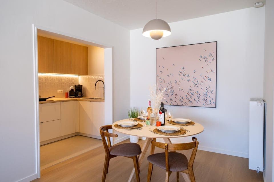 Seating area, Dining area