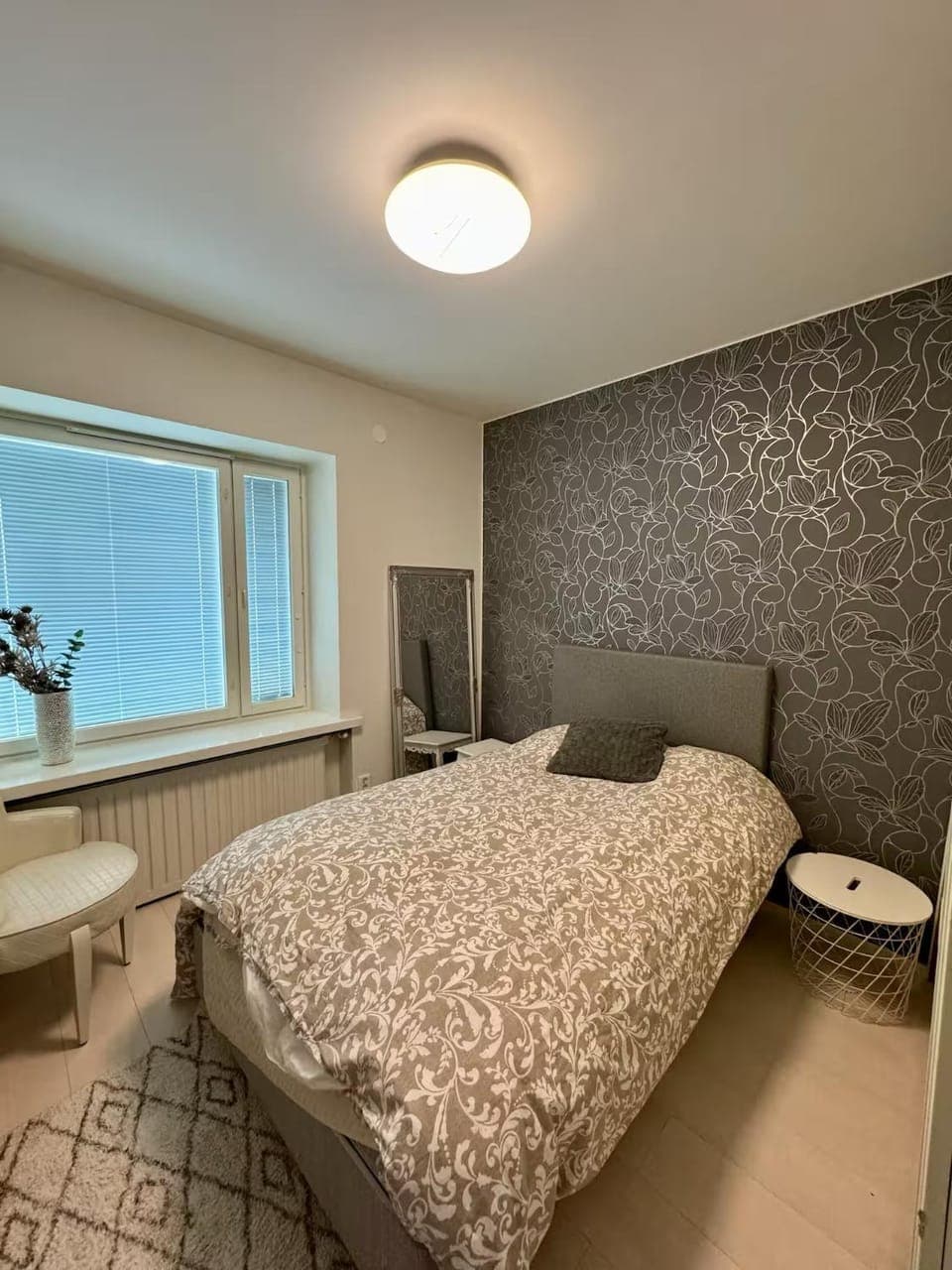 Bed, Photo of the whole room