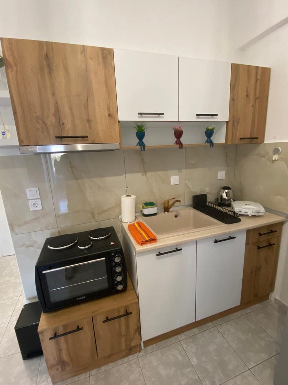 Kitchen or kitchenette, stove