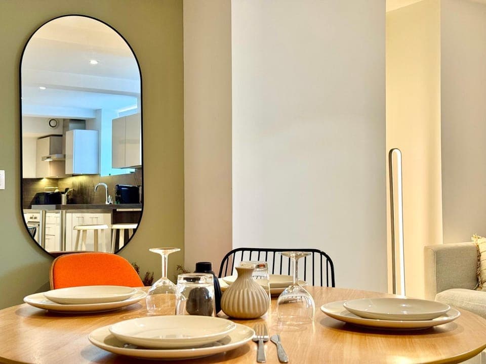 Living room, Dining area