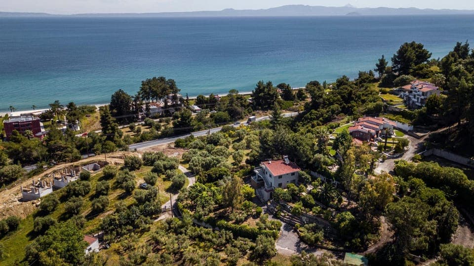 Neighbourhood, Natural landscape, Beach, Sea view