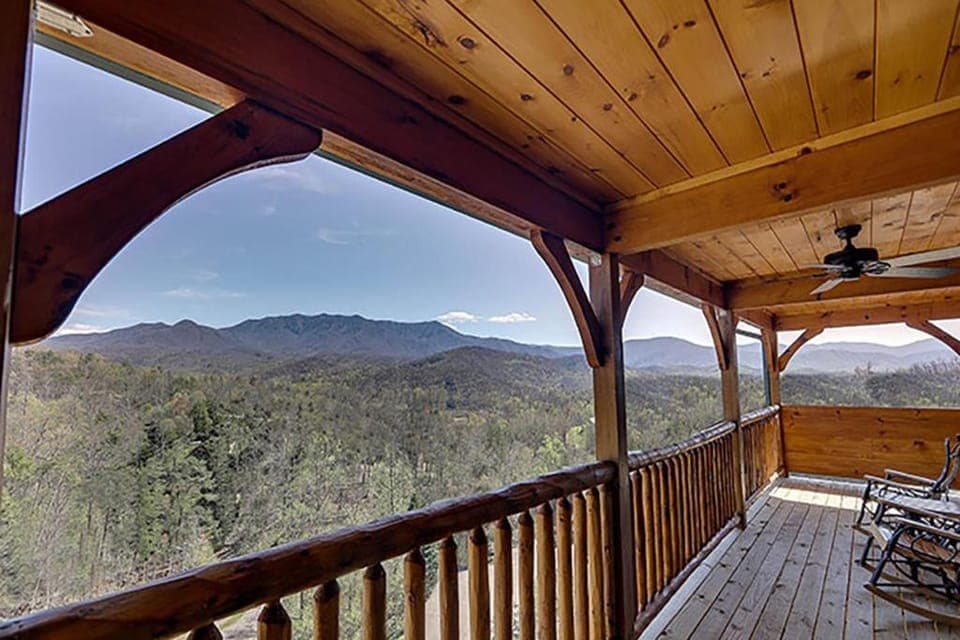 Majestic Peaks by Venture Smoky Mountains House in Gatlinburg