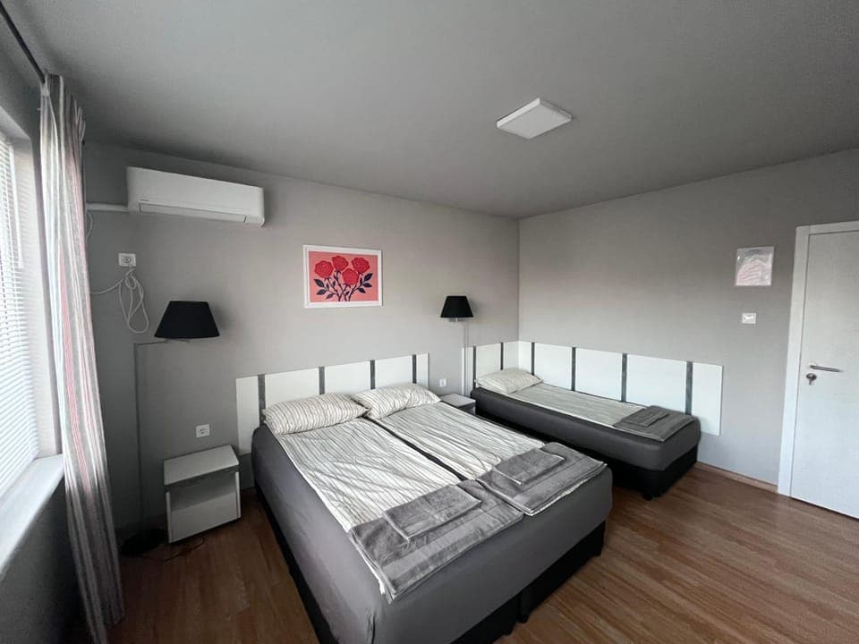 Bed, Photo of the whole room, towels