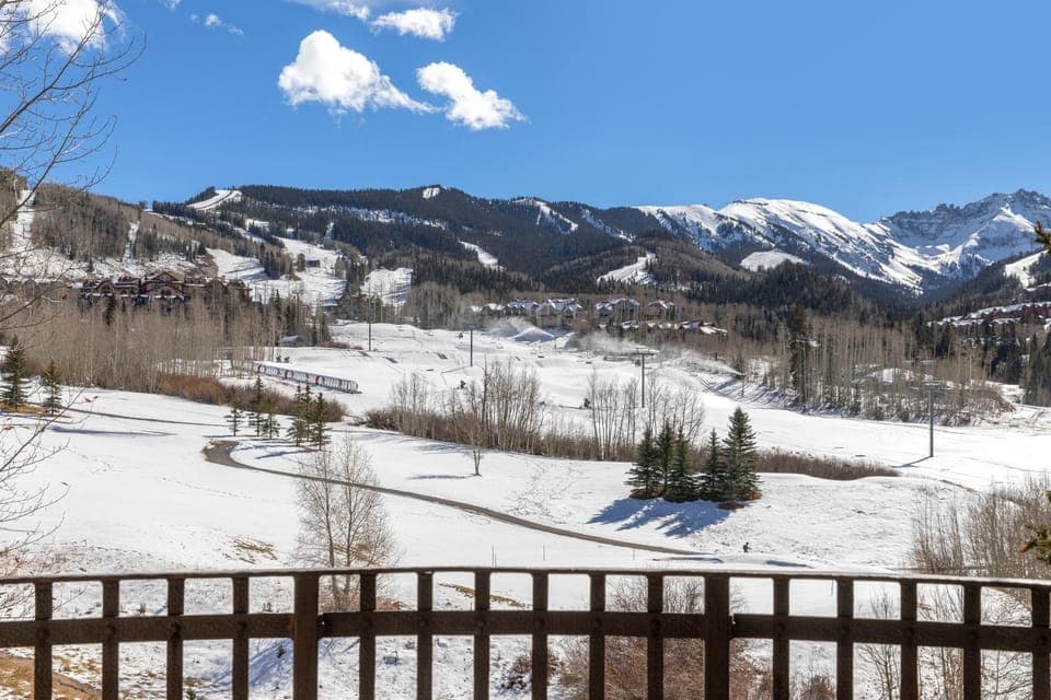 Vista Haus at Country Club - Private golf and ski retreat! Villa in Telluride