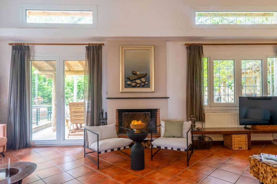 Communal lounge/ TV room, TV and multimedia, Living room, Seating area, Evening entertainment, fireplace