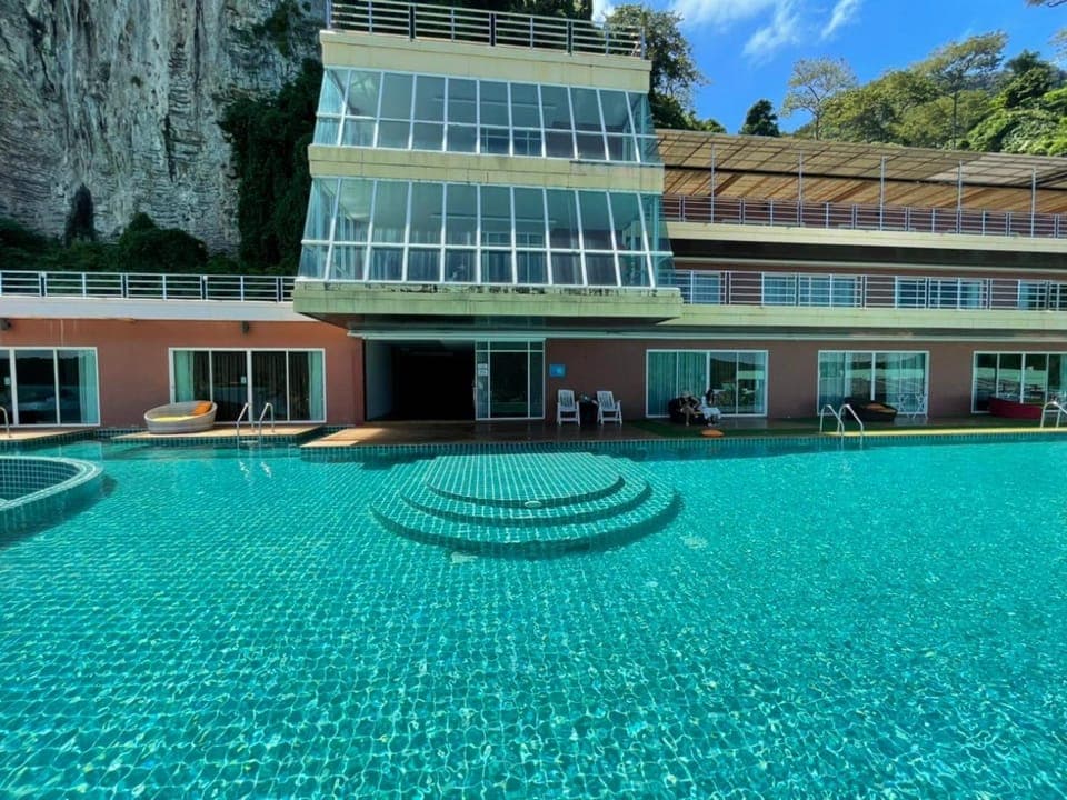 Property building, Swimming pool