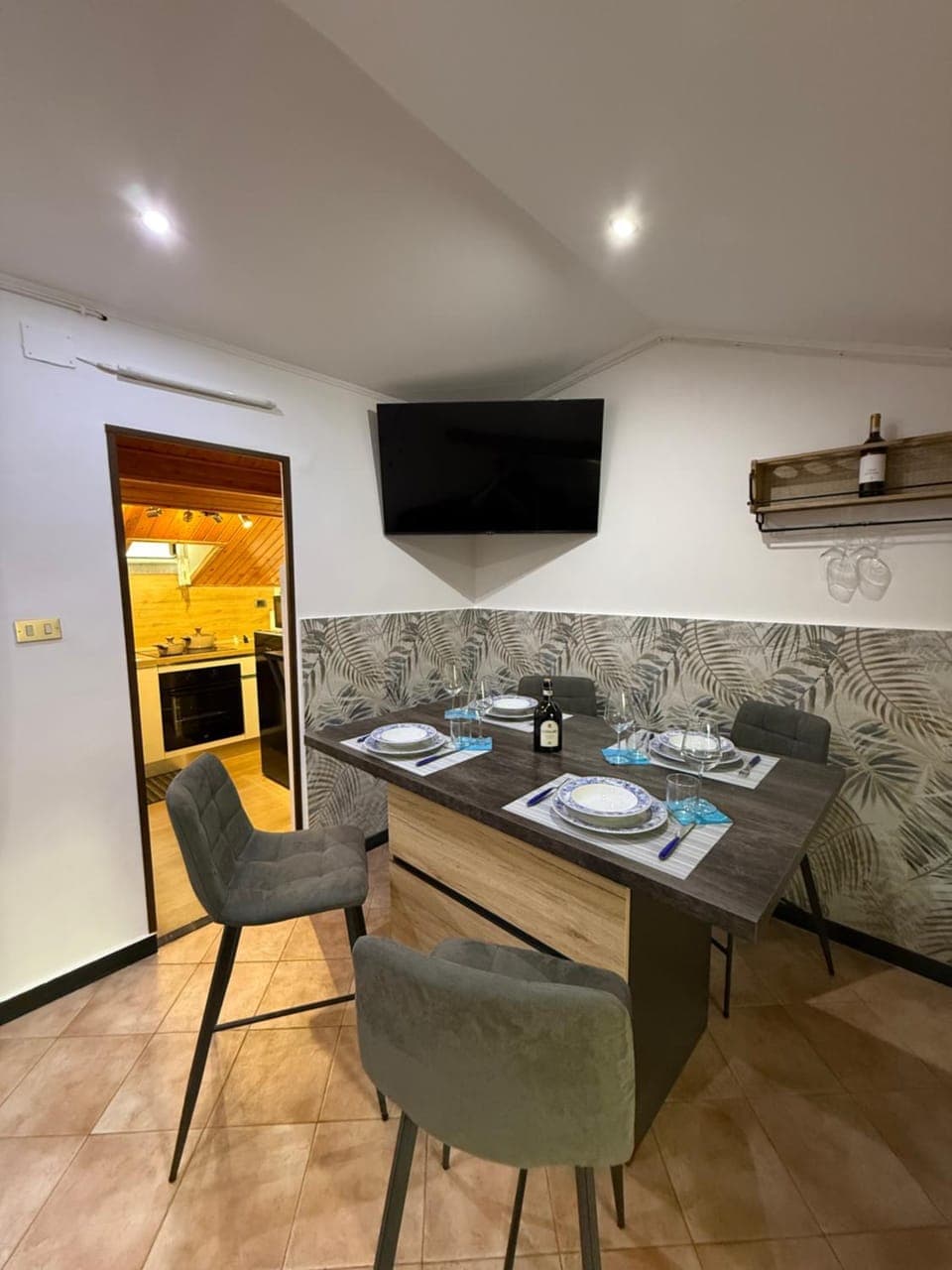 TV and multimedia, Kitchen or kitchenette, Living room, Dining area