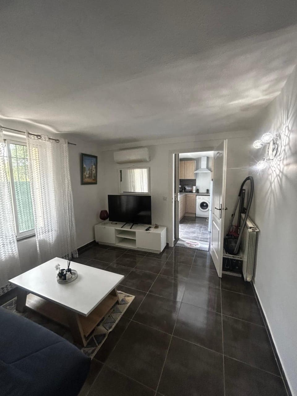 Communal lounge/ TV room, TV and multimedia, Kitchen or kitchenette, Living room, Seating area, Evening entertainment