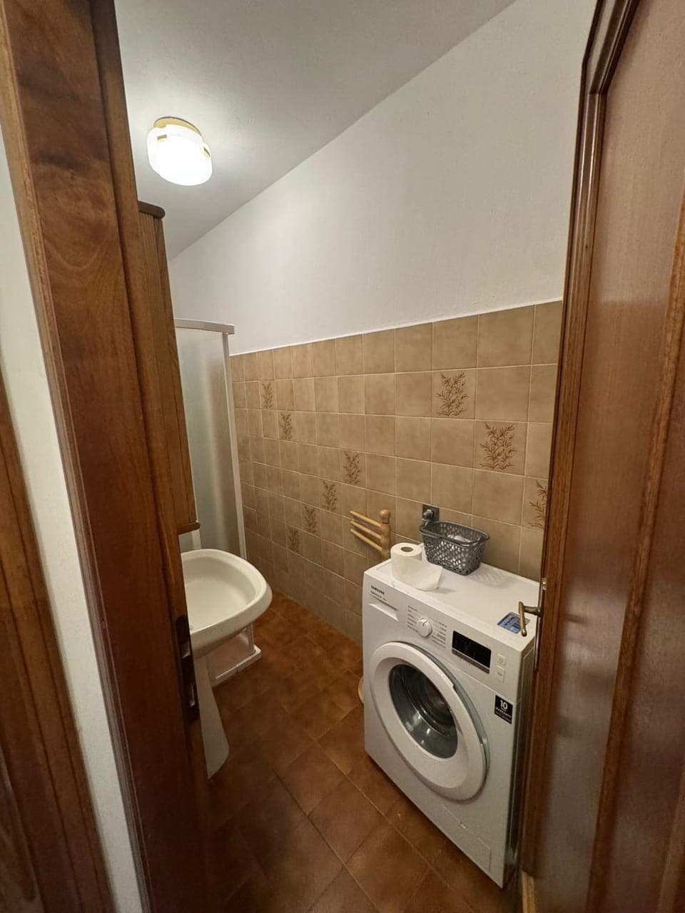 Toilet, Bathroom, washing machine