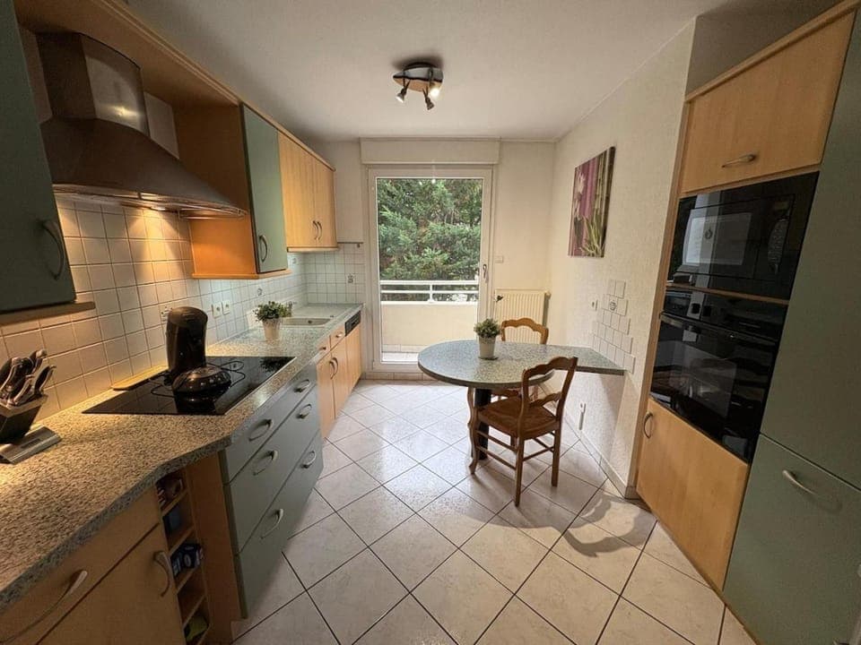 Kitchen or kitchenette, Dining area, dishwasher, oven, stove, toaster