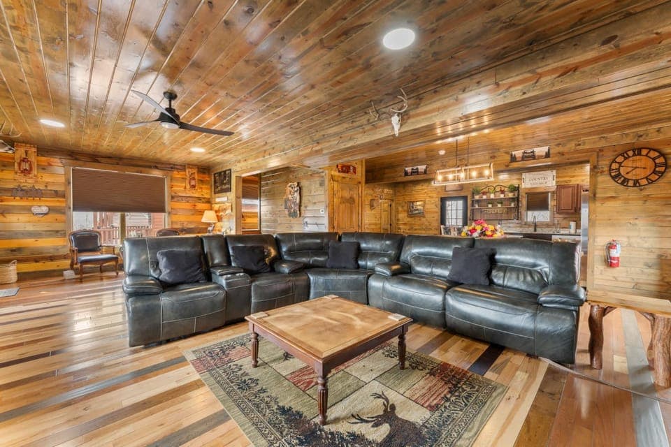 Cabin w Hot Tub & Game Room in the Smokys Cabin in Sevierville