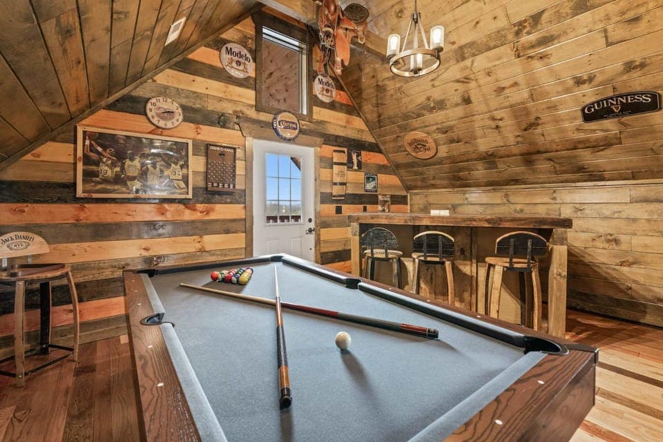 Cabin w Hot Tub & Game Room in the Smokys Cabin in Sevierville