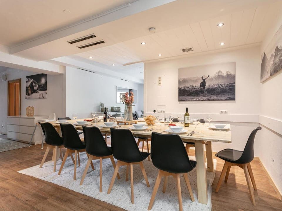 Living room, Dining area