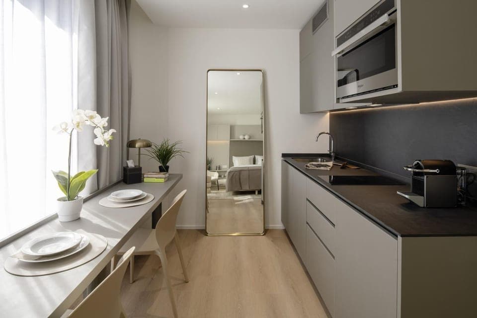 Dining area, kitchen