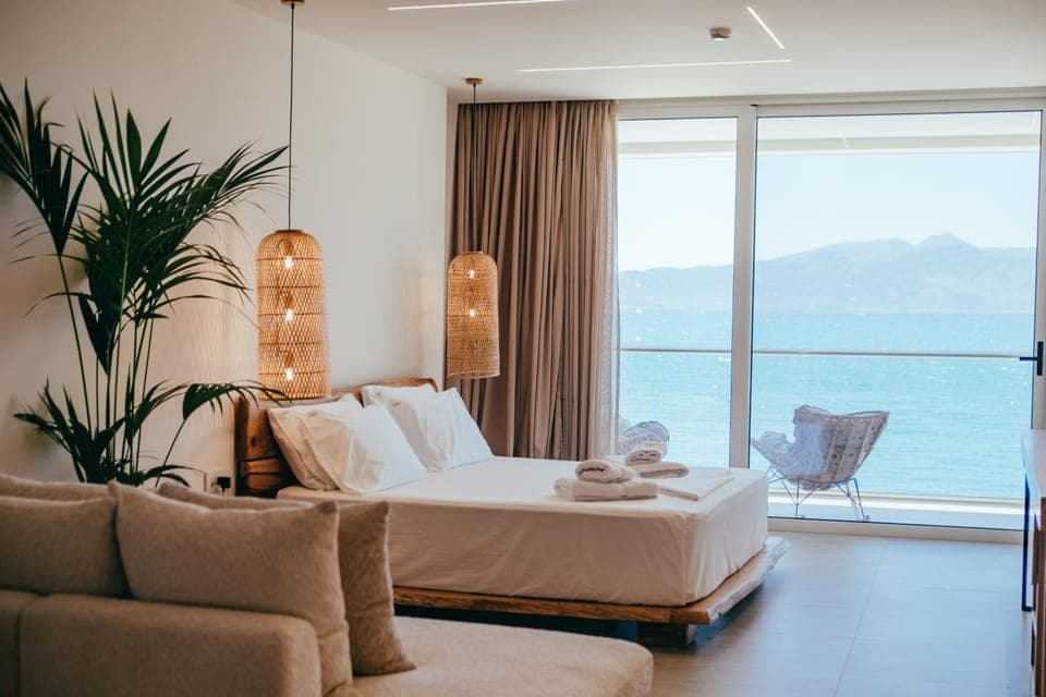 Bed, Natural landscape, Photo of the whole room, Bedroom, River view, Sea view
