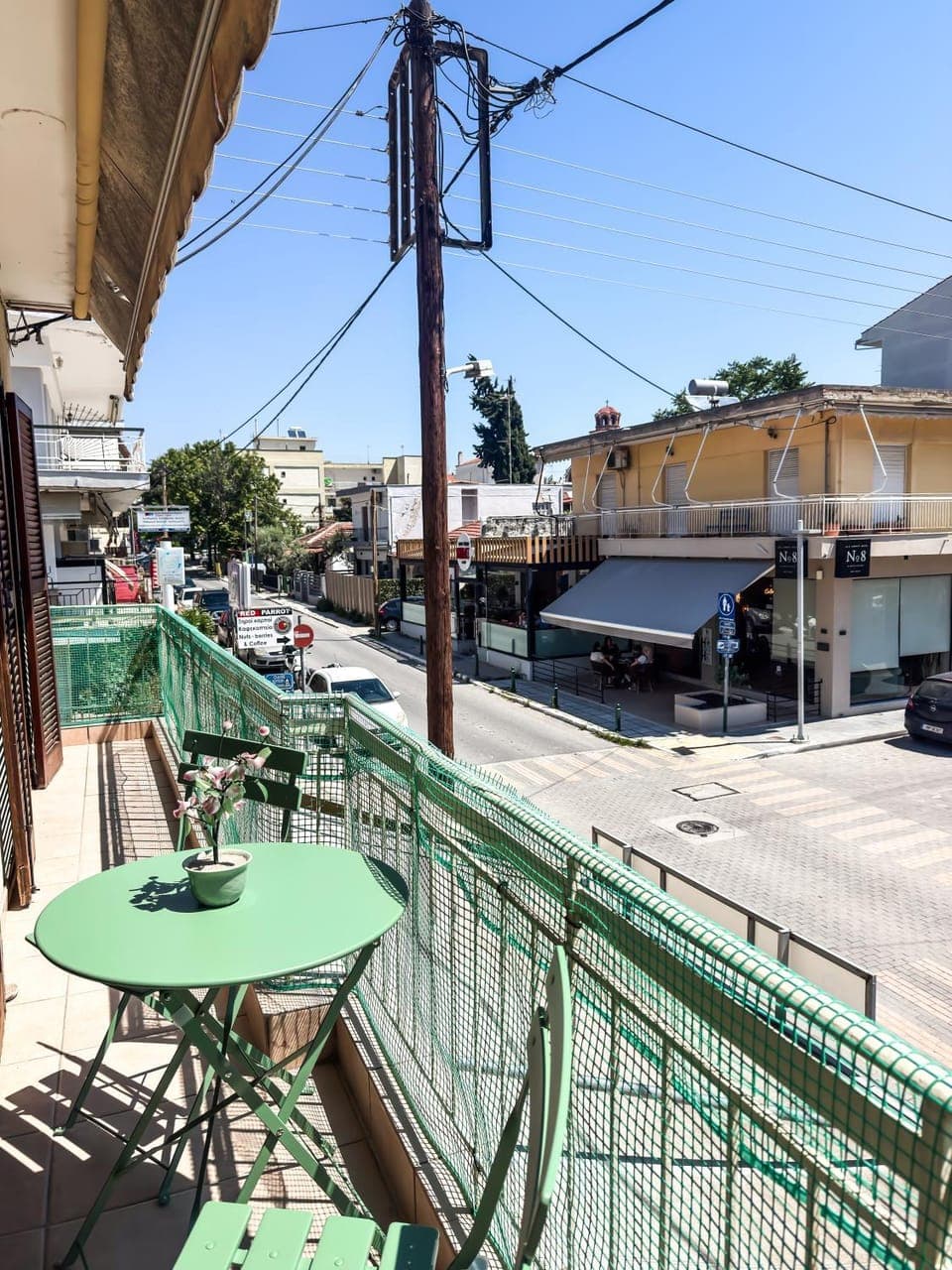 Neighbourhood, Balcony/Terrace, Area and facilities, Location