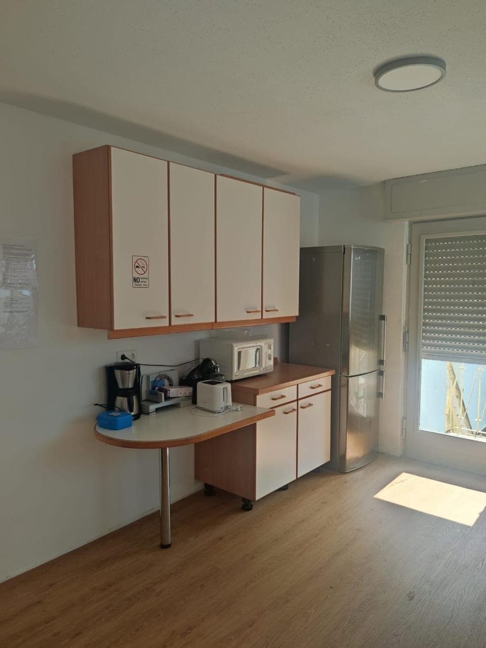 Coffee/tea facilities, Kitchen or kitchenette, Kitchen or kitchenette, Communal kitchen, oven, stove, toaster, kitchen