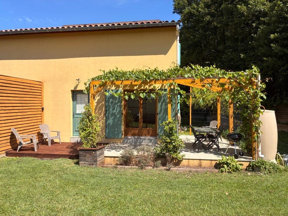 Patio, BBQ facilities, Balcony/Terrace