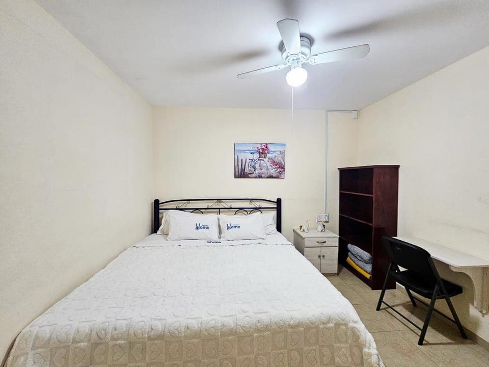 Bed, Photo of the whole room, Bedroom