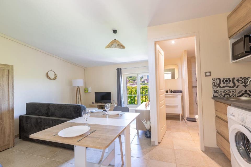 Living room, Seating area, Dining area, pet friendly, stove, washing machine