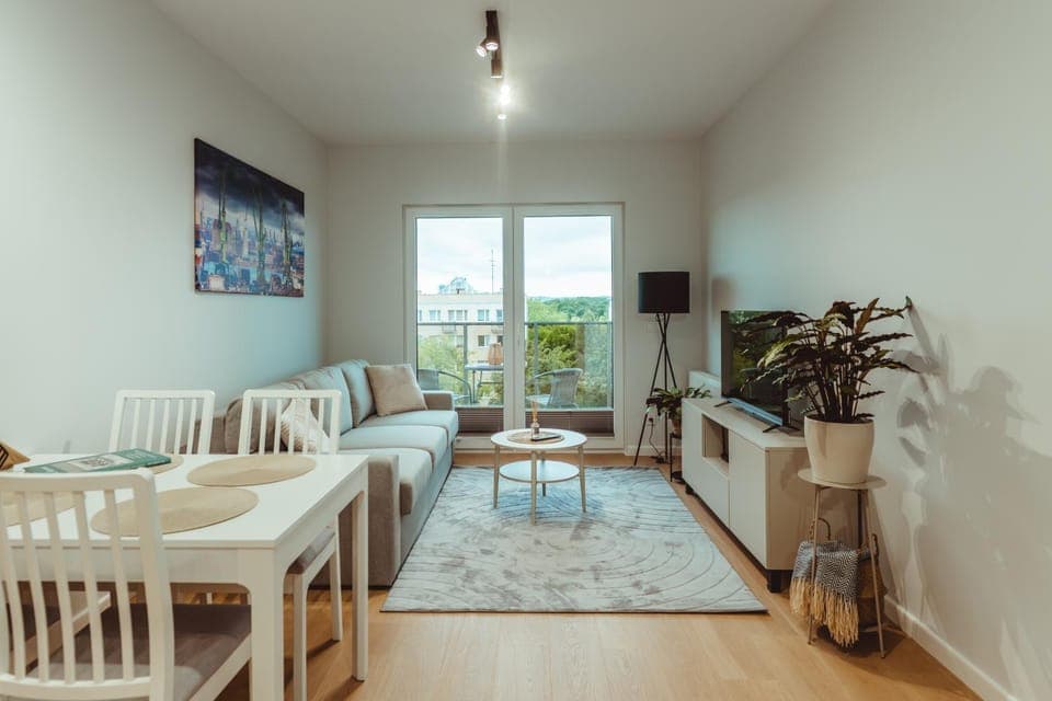 TV and multimedia, Living room, Seating area, Dining area