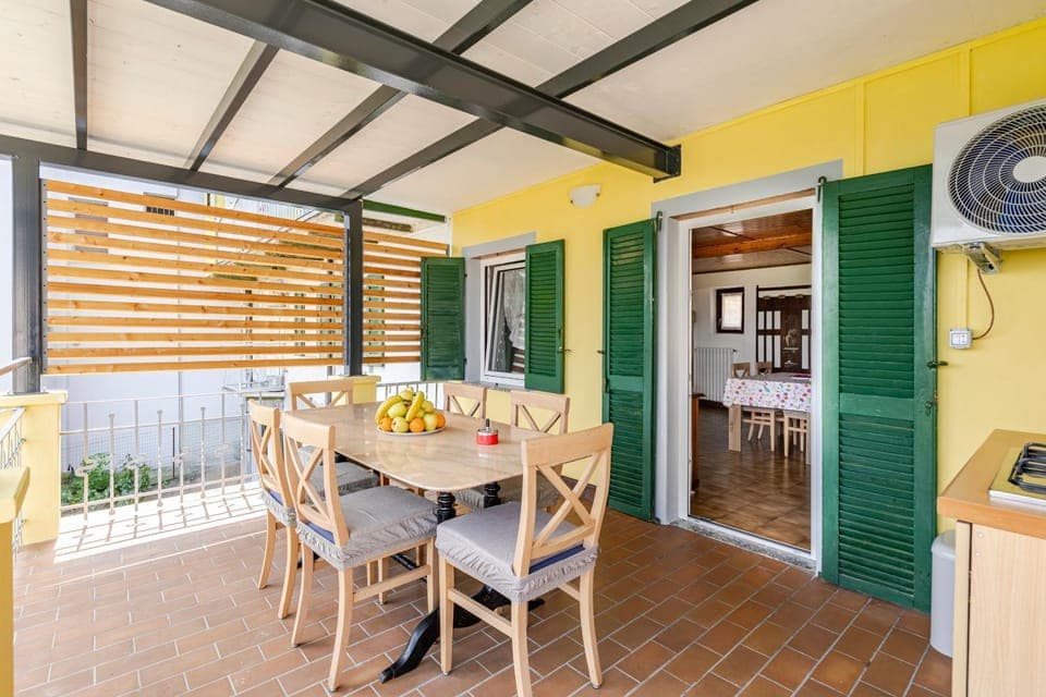 Patio, Kitchen or kitchenette, Dining area, pet friendly, air conditioner