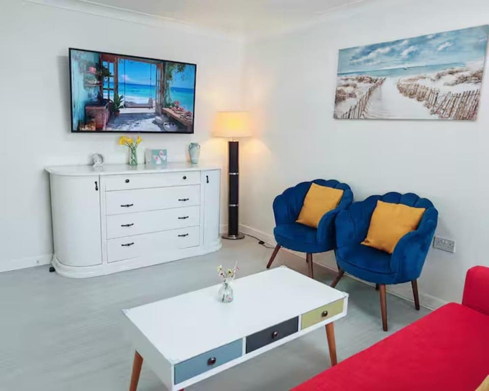 TV and multimedia, Living room, Seating area