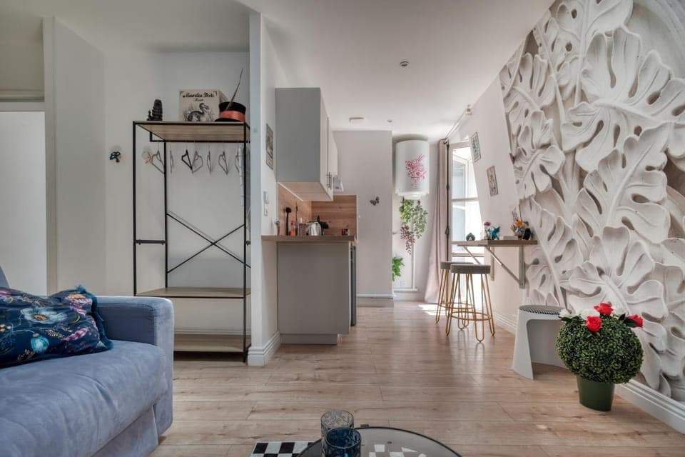 Kitchen or kitchenette, Living room, Seating area, stove