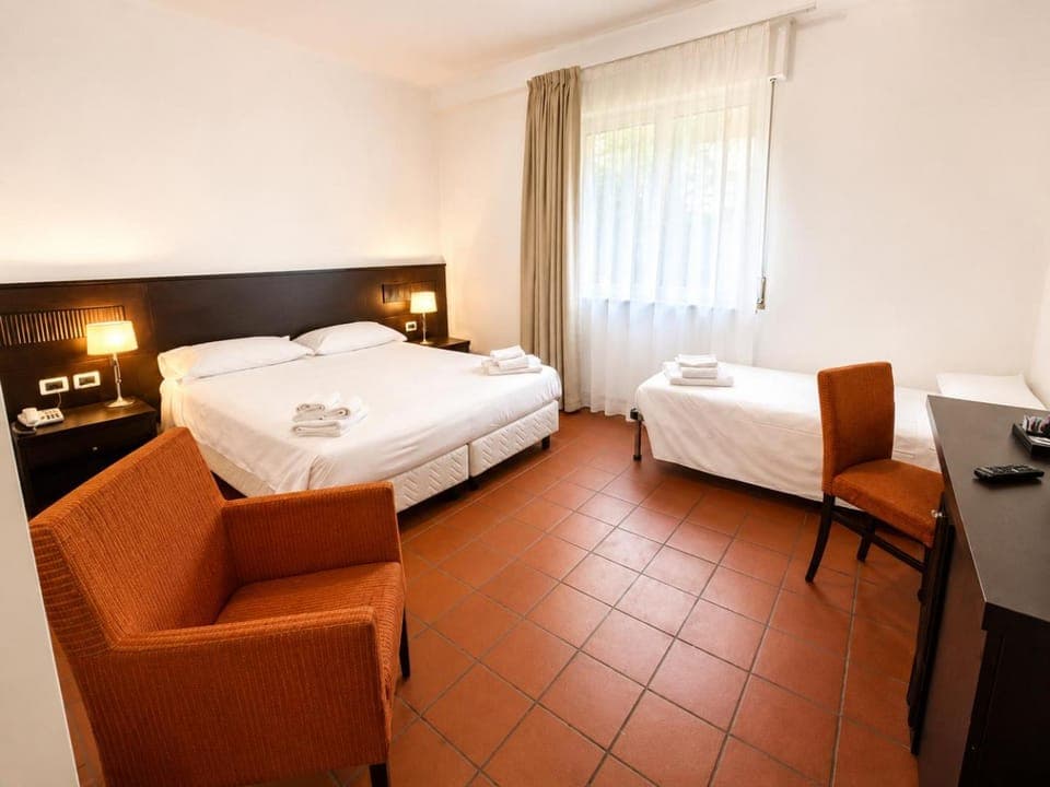 Other, Photo of the whole room, Bedroom