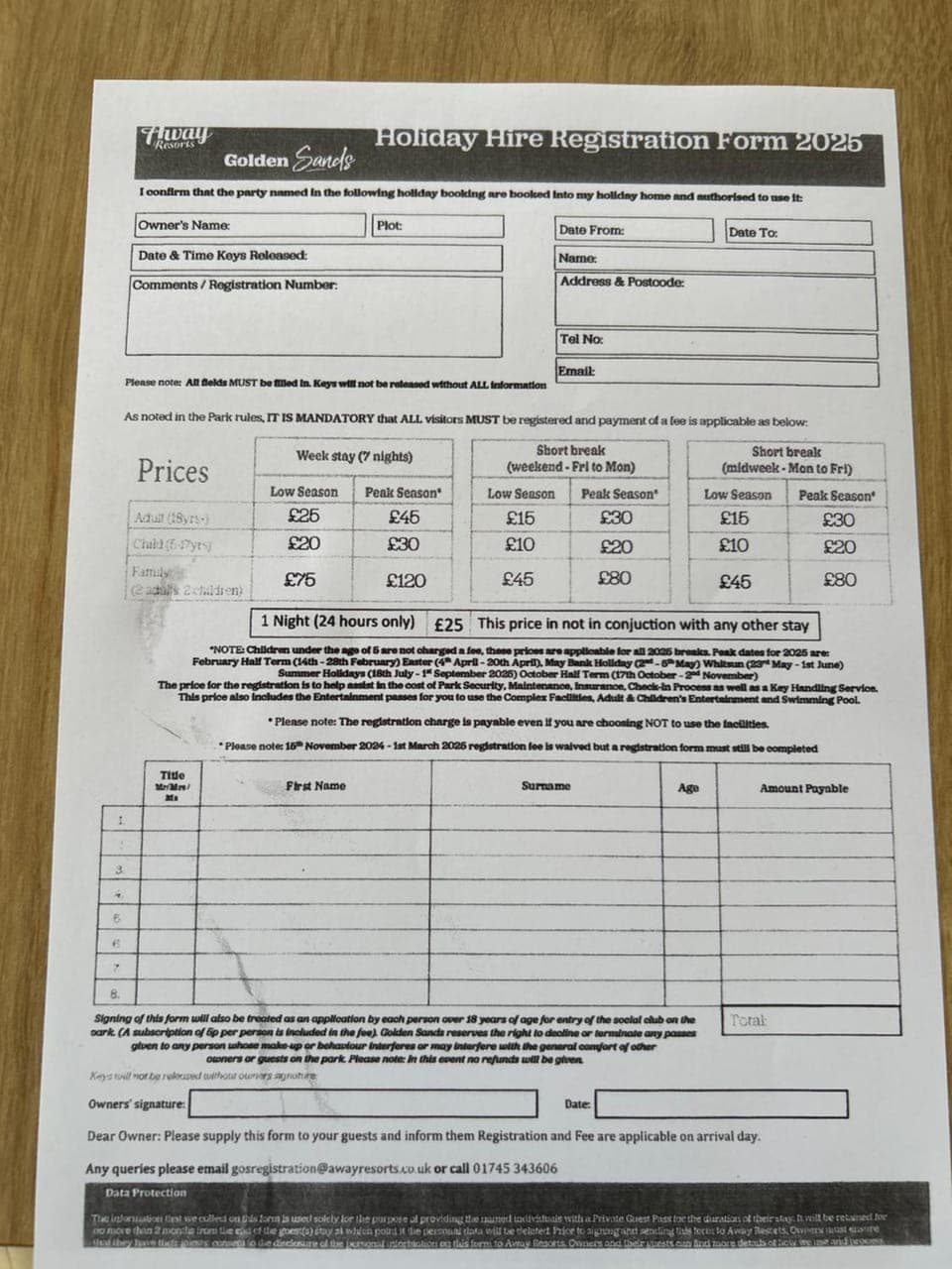 Text overlay, Swimming pool