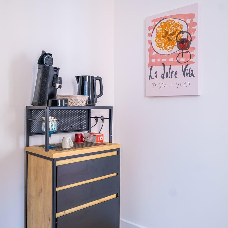 Coffee/tea facilities, kitchen