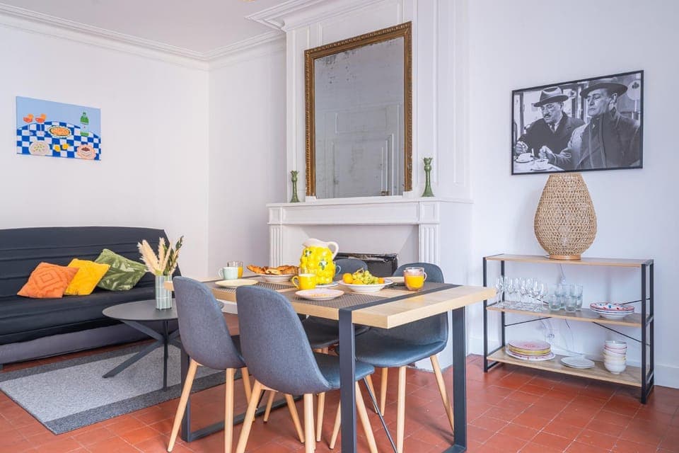 Living room, Dining area