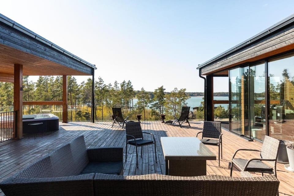 Stay North - Hirvipolku House in Finland