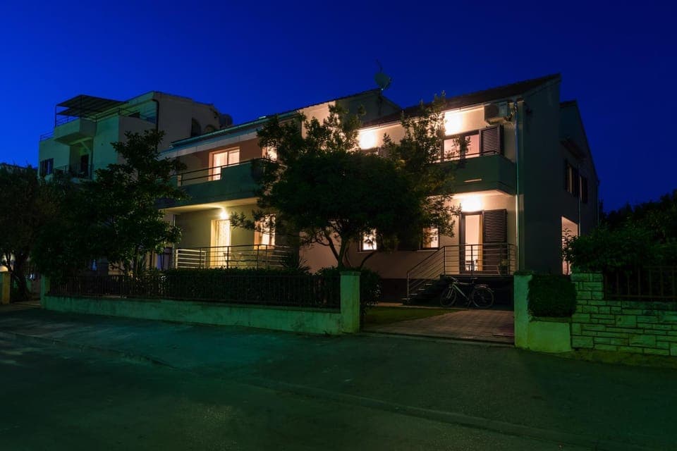 Property building, Street view
