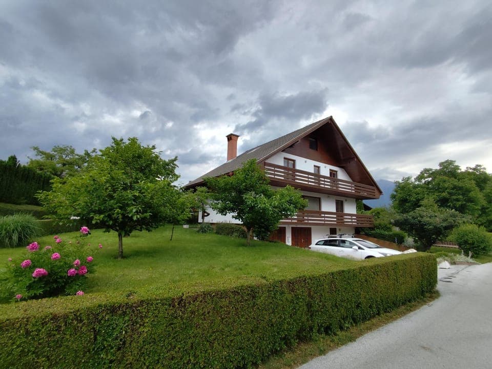 Property building, Day, Garden, Garden view