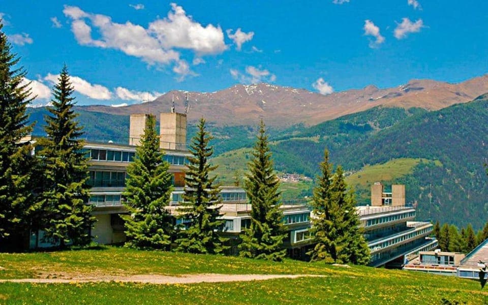 Nearby landmark, Spring, Day, Natural landscape, Mountain view