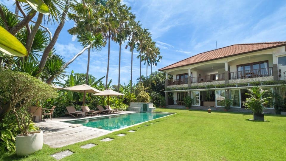 Property building, Garden, Garden view, Pool view, Swimming pool