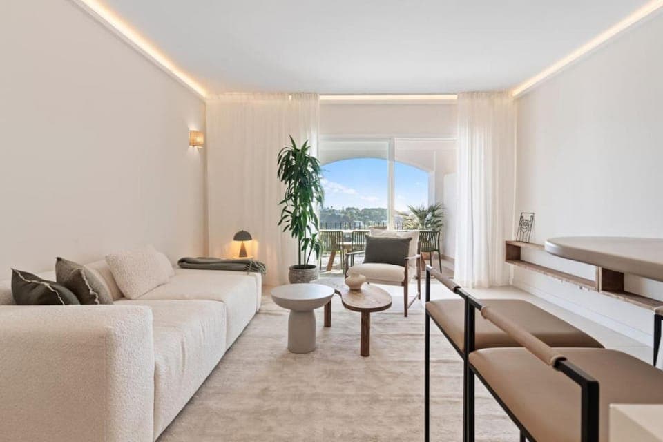 Natural landscape, Living room, Photo of the whole room, Seating area