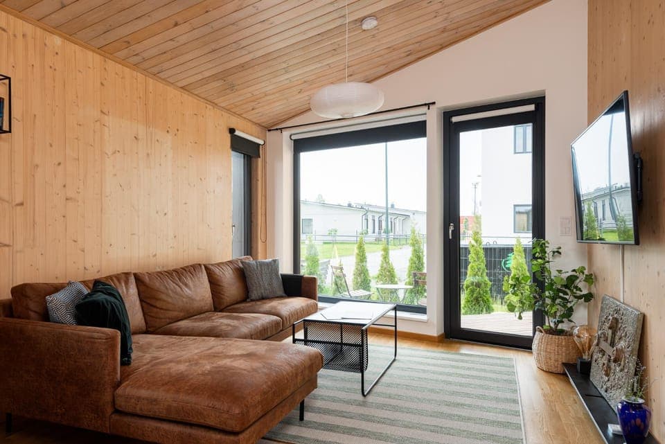 Communal lounge/ TV room, TV and multimedia, Living room, Seating area