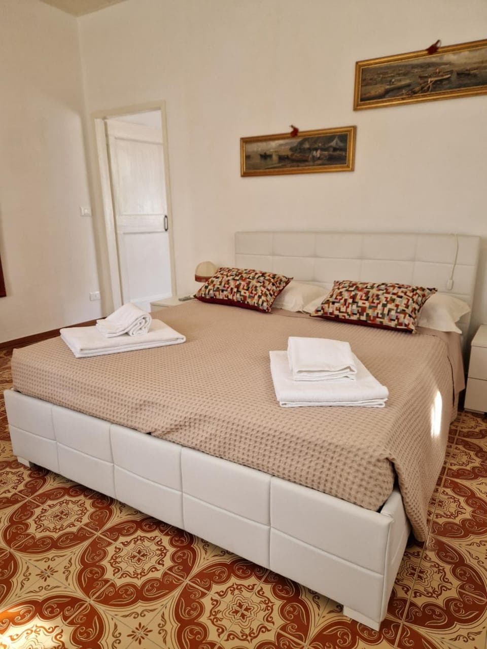 Bed, Decorative detail, Bedroom