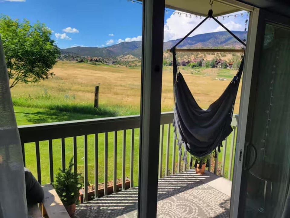 Patio, Spring, Day, Natural landscape, Garden, Golfcourse, View (from property/room), View (from property/room), Balcony/Terrace, Garden view, Garden view, Landmark view, Landmark view, Mountain view, Mountain view