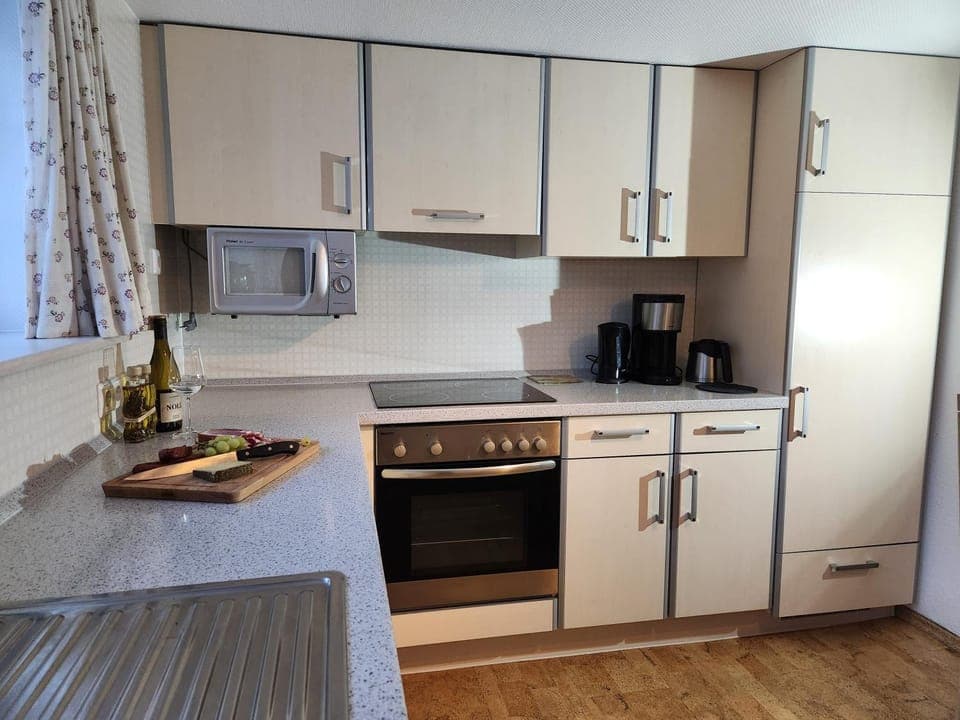 Kitchen or kitchenette, Living room