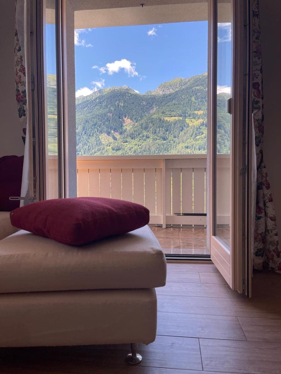 Natural landscape, Living room