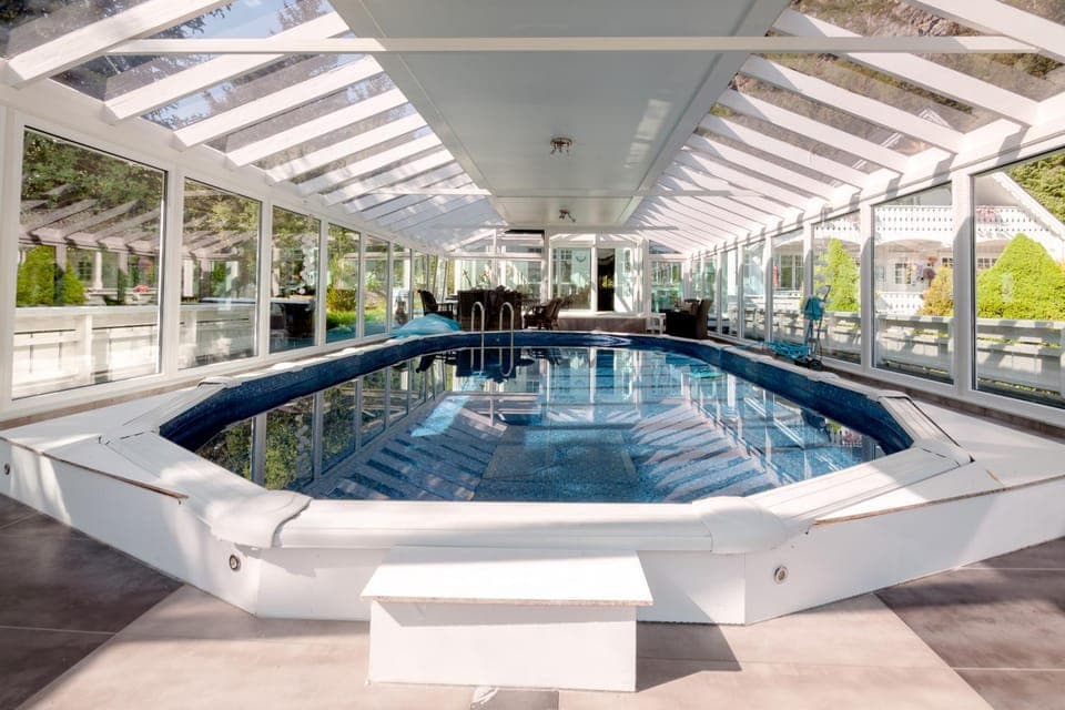 Swimming pool, Swimming pool
